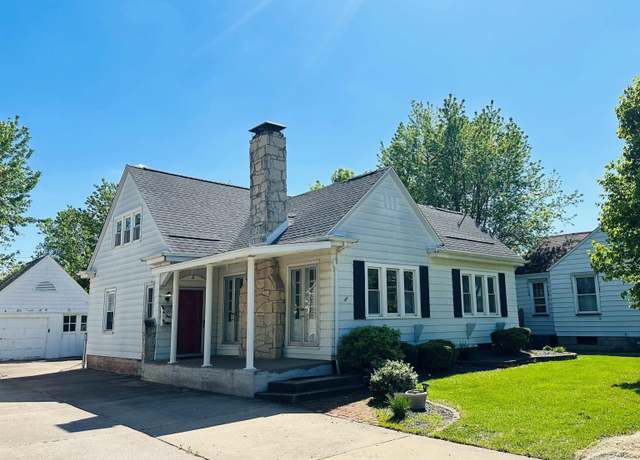 Property at 2714 W Kenwood Ave, West Peoria, IL 61604, 3 beds, 2 baths