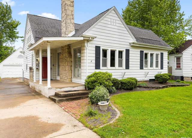 Property at 2714 W Kenwood Ave, West Peoria, IL 61604, 3 beds, 2 baths