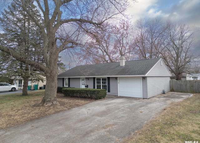 Property at 1360 Garden Ln, Galesburg, IL 61401, 3 beds, 1 bath