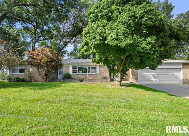 Property at 5105 34th Ave, Moline, IL 61265, 4 beds, 2.5 baths