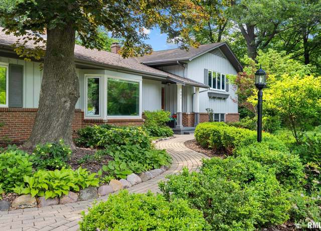 Property at 401 W Detweiller Dr, Peoria, IL 61615, 4 beds, 3.5 baths