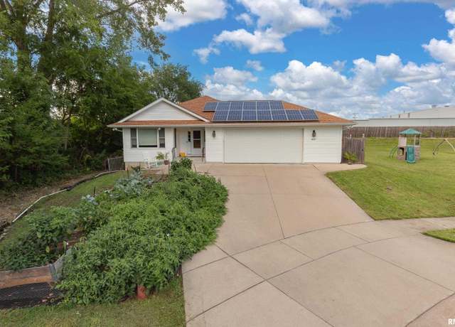 Property at 4212 3rd Street A, East Moline, IL 61244, 4 beds, 3 baths