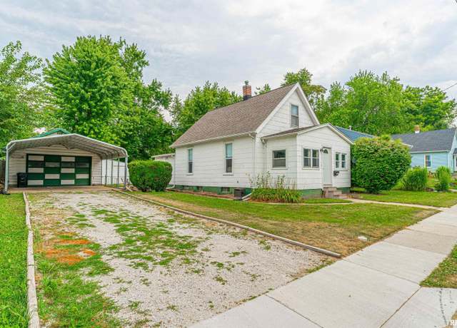 Property at 302 W Gray Ave, Bloomington, IL 61701, 3 beds, 1 bath