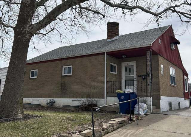 Property at 637 W Orchard St, Macomb, IL 61455, 5 beds, 3 baths
