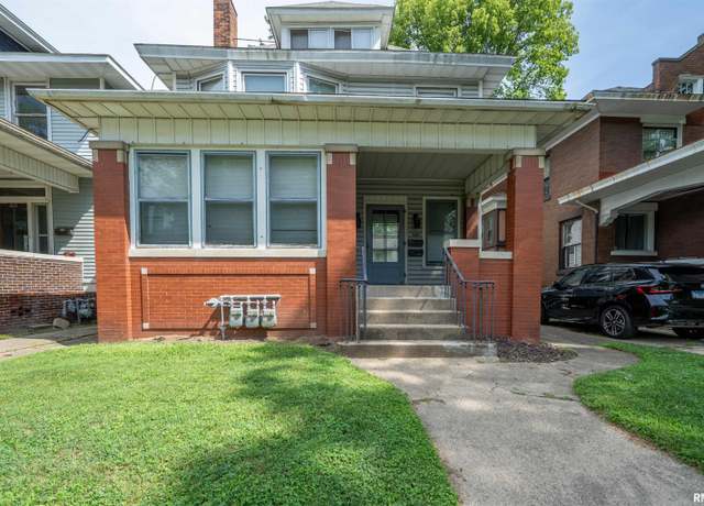 Property at 1611 W Barker Ave, Peoria, IL 61606, 6 beds, 3 baths