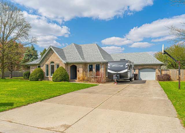 Property at 1 Maridale, Lincoln, IL 62656, 3 beds, 2.5 baths