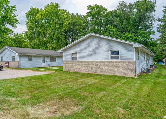 Property at 64 Gavin St, Lincoln, IL 62656, 8 beds, 4 baths