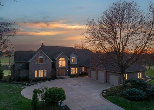 Property at 6202 Crow Valley Dr, Bettendorf, IA 52722, 5 beds, 5.5 baths