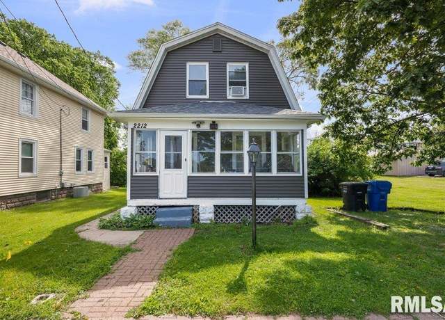 Property at 2212 18th Street A, Moline, IL 61265, 2 beds, 1 bath