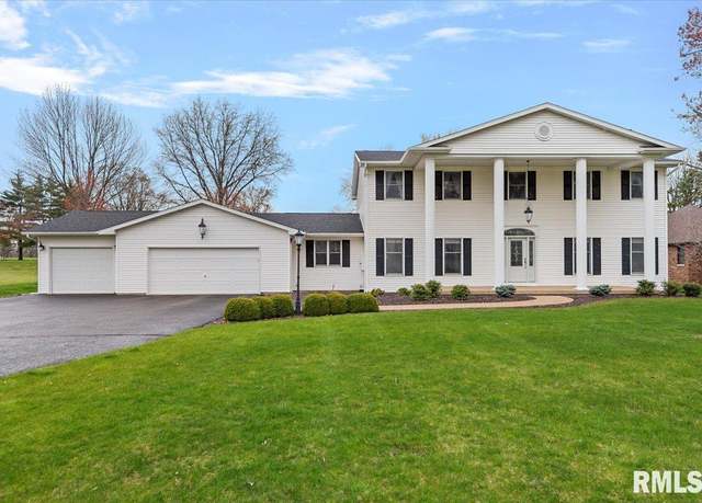 Property at 308 Country Club Rd, Jacksonville, IL 62650, 5 beds, 3.5 baths