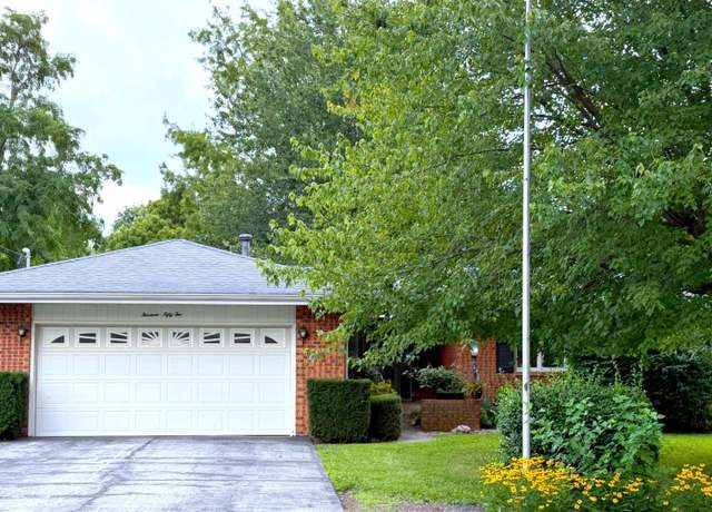 Property at 1352 N Lawrence Ave, Taylorville, IL 62568, 3 beds, 2 baths