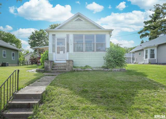 Property at 1036 30th St, Rock Island, IL 61201, 1 bed, 1 bath