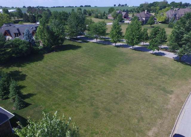 Property at 10330 N Attingham Park, Peoria, IL 61615