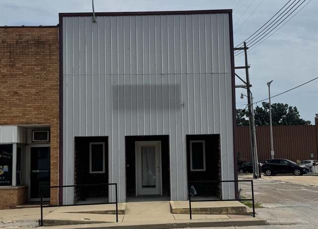 Property at 412 Broadway St, Lincoln, IL 62656, 1 bed, 1 bath