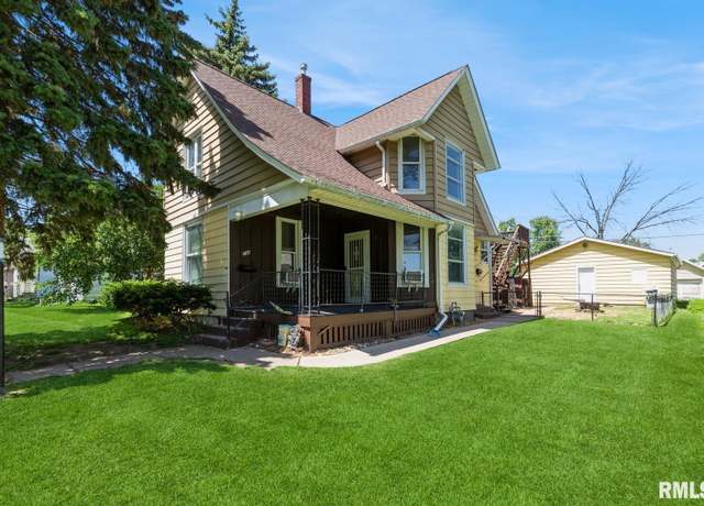 Property at 734 14th Avenue South, Clinton, IA 52732, 4 beds, 2 baths