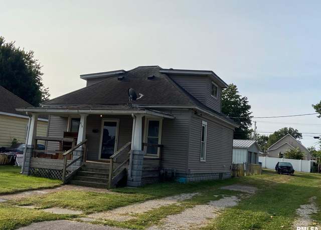 Property at 910 W Vandeveer St, Taylorville, IL 62568, 2 beds, 1 bath