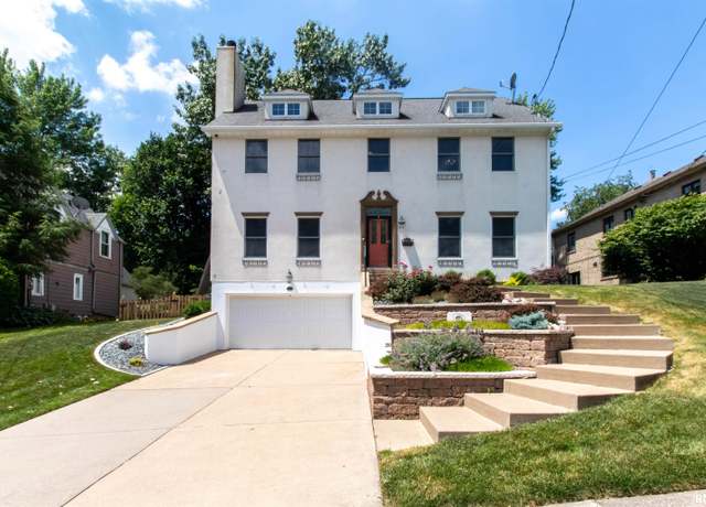 Property at 216 Hillcrest Ave, Davenport, IA 52803, 3 beds, 3 baths