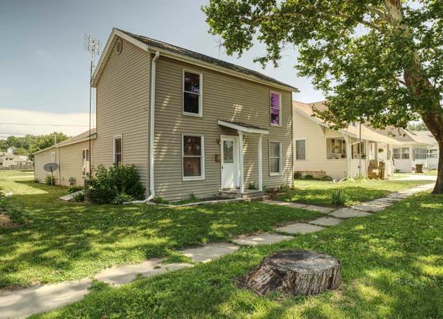 Property at 905 15th Ave, Fulton, IL 61252, 3 beds, 1 bath