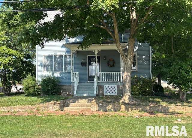 Property at 329 S Plum St, Carlinville, IL 62626, 4 beds, 2 baths