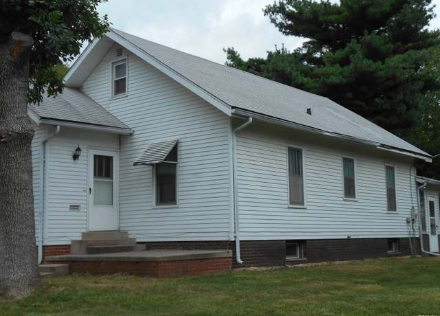 Property at 223 N College St, Macomb, IL 61455, 3 beds, 2 baths