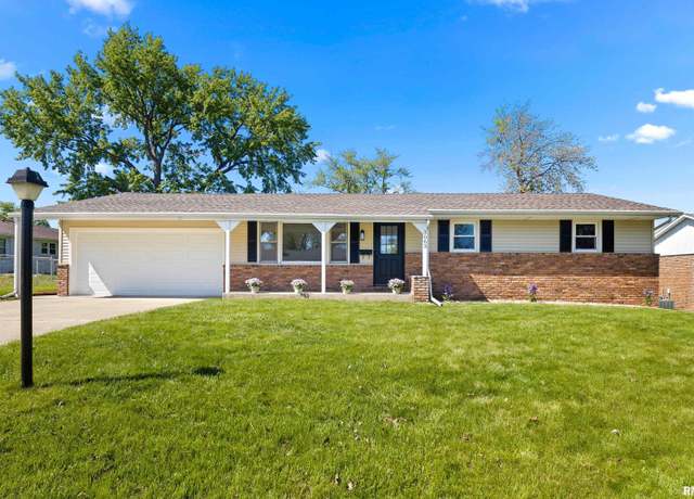 Property at 1063 Johnson St, Morton, IL 61550, 4 beds, 2 baths