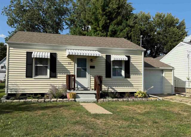Property at 835 E Spruce St, Canton, IL 61520, 2 beds, 1 bath