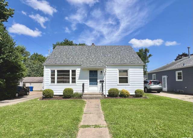 Property at 1130 53rd St, Moline, IL 61265, 3 beds, 2 baths