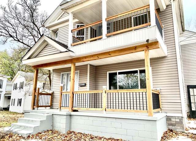 Property at 223 Westminster St, Jacksonville, IL 62650, 4 beds, 2.5 baths