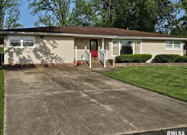 Property at 701 Stinson Dr, Mt Vernon, IL 62864, 4 beds, 2 baths