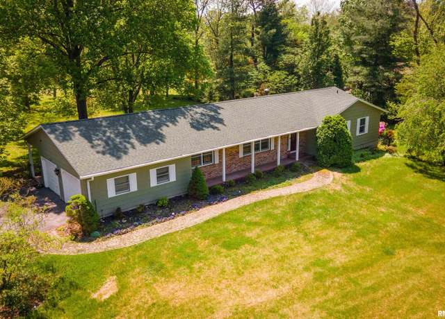 Property at 66 Union Grove Rd, Carbondale, IL 62903, 5 beds, 3 baths