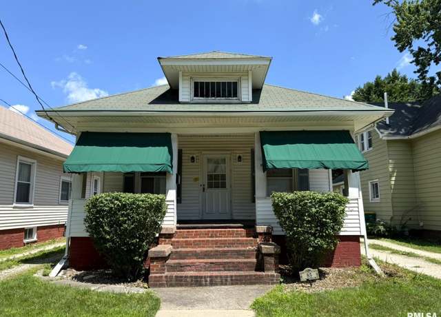 Property at 85 Phillips St, Galesburg, IL 61401, 2 beds, 2 baths