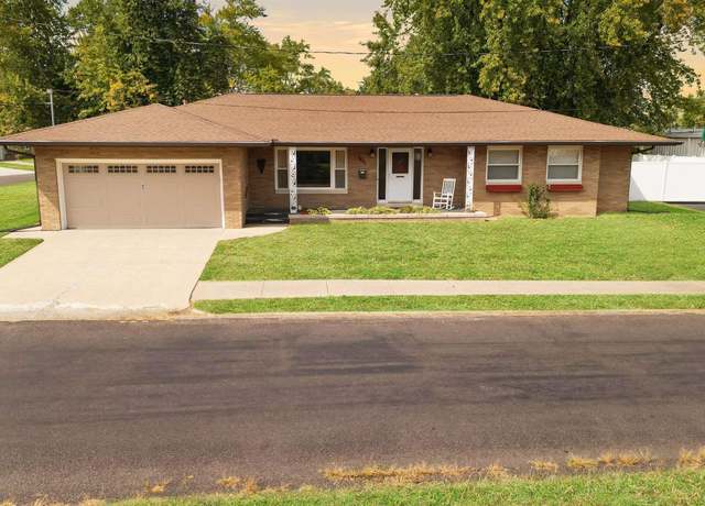 Property at 1621 Valle Vista Blvd, Pekin, IL 61554, 3 beds, 2.5 baths