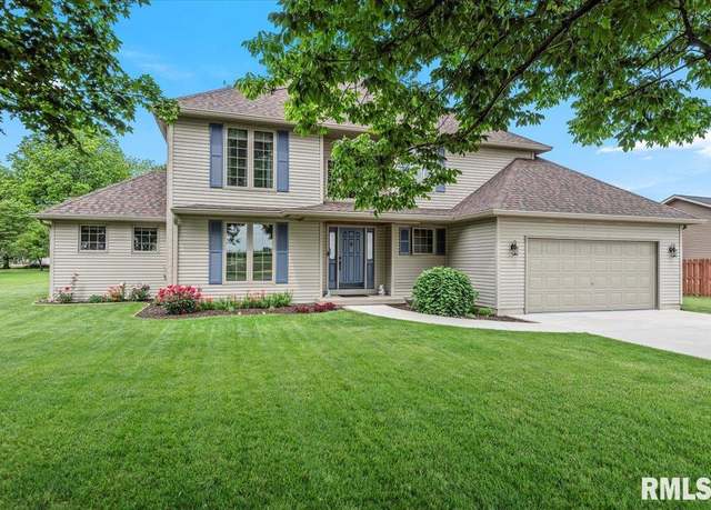 Property at 4 Henrietta St, Divernon, IL 62530, 4 beds, 2.5 baths