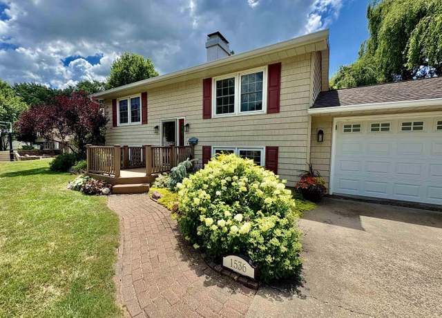Property at 1536 Woodbine Circle South, Galesburg, IL 61401, 4 beds, 2 baths