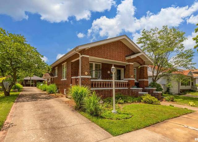 Property at 2011 Logan St, Murphysboro, IL 62966, 3 beds, 2 baths