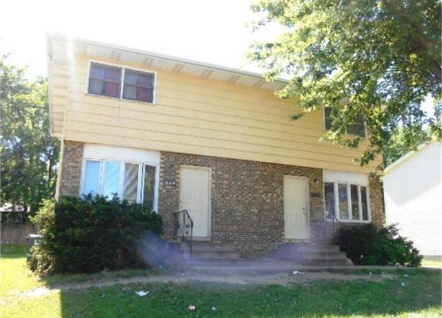 Property at 6217-6219 Western Ave, Davenport, IA 52806, 4 beds, 2 baths