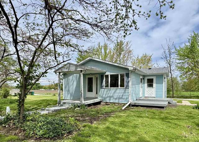 Property at 10845 1200th St, Macomb, IL 61455, 3 beds, 2 baths