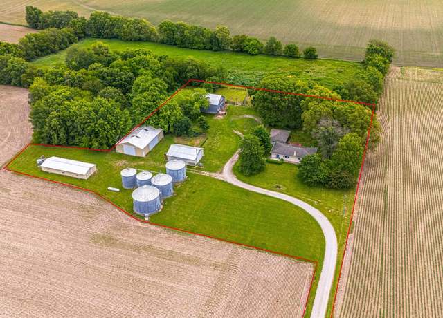 Property at 1598 700th Ave, Lincoln, IL 62656, 3 beds, 2 baths