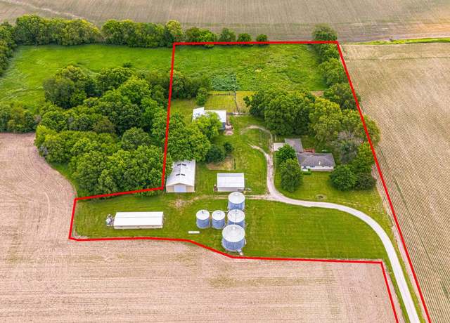 Property at 1598 700th Ave, Lincoln, IL 62656, 3 beds, 2 baths