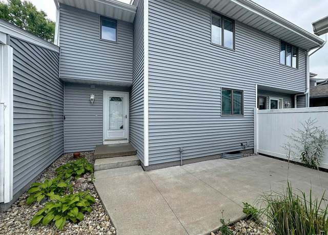 Property at 3518 Cedarview Ct, Bettendorf, IA 52722-2880, 3 beds, 1.5 baths