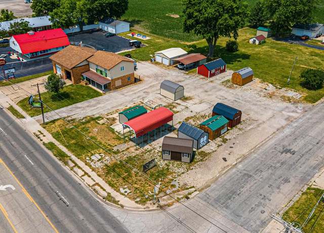 Property at 912 Woodlawn Rd, Lincoln, IL 62656