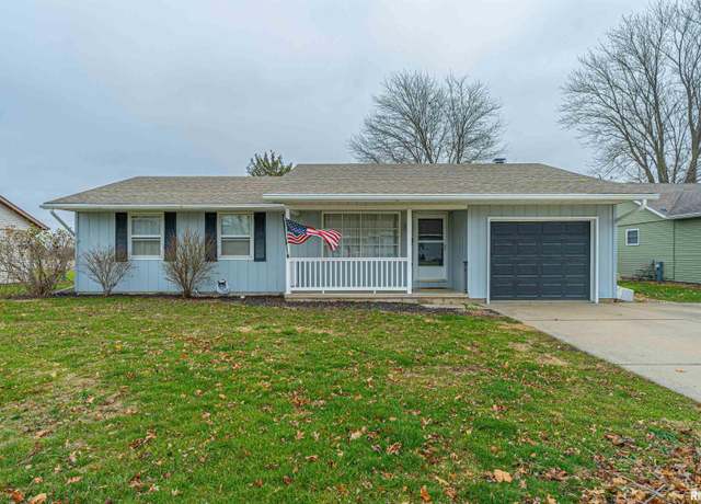 Property at 410 Holly Dr, Lincoln, IL 62656, 4 beds, 1 bath