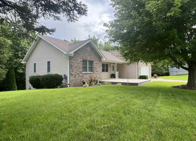 Property at 522 33rd Avenue North, Clinton, IA 52732, 4 beds, 3 baths