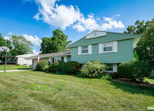 Property at 2800 W Bacon Dr, Peoria, IL 61614, 3 beds, 2 baths