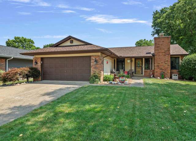 Property at 10 Hollybrook Dr, Springfield, IL 62702, 3 beds, 2 baths