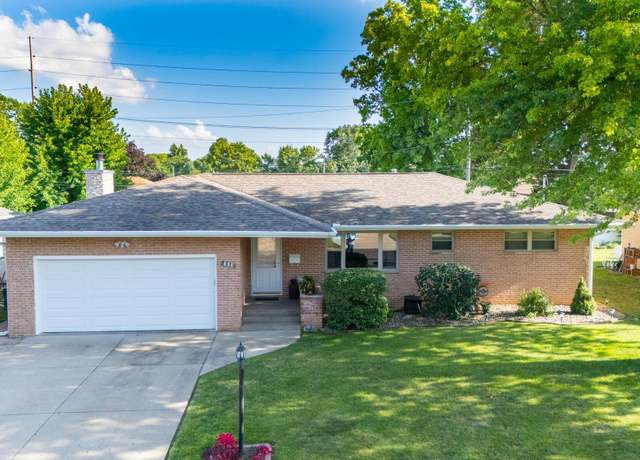 Property at 304 Delshire Ave, Pekin, IL 61554, 3 beds, 2 baths