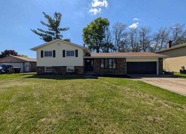 Property at 3638 W Cassadaga Ct, Peoria, IL 61615, 4 beds, 2.5 baths