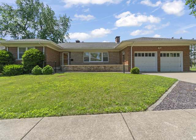 Property at 502 W Crestwood Dr, Peoria, IL 61614, 3 beds, 2 baths