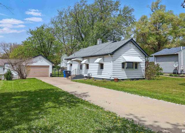 Property at 3303 40th St, Moline, IL 61265, 2 beds, 2 baths