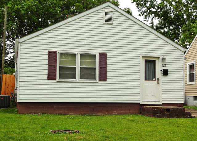 Property at 1653 W Adams St, Springfield, IL 62704, 2 beds, 1 bath